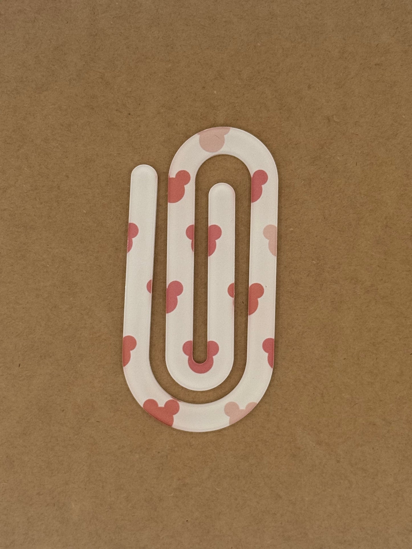 Oversize Paperclip