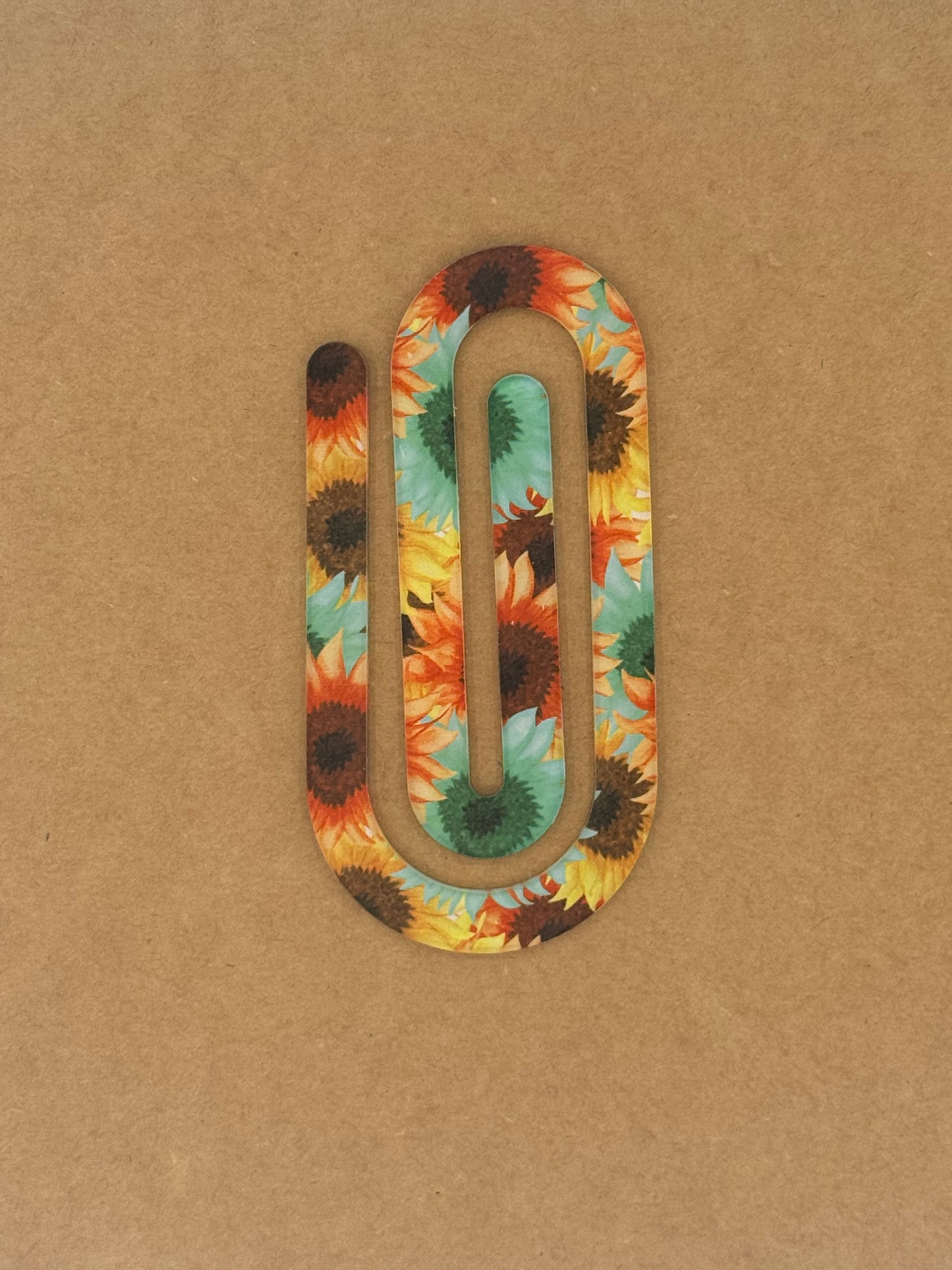 Oversize Paperclip